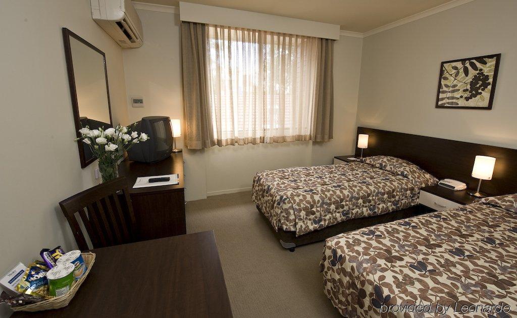 175 Hotel Westmead Сидней Номер фото