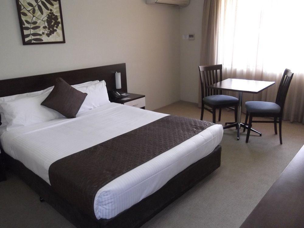 175 Hotel Westmead Сидней Экстерьер фото