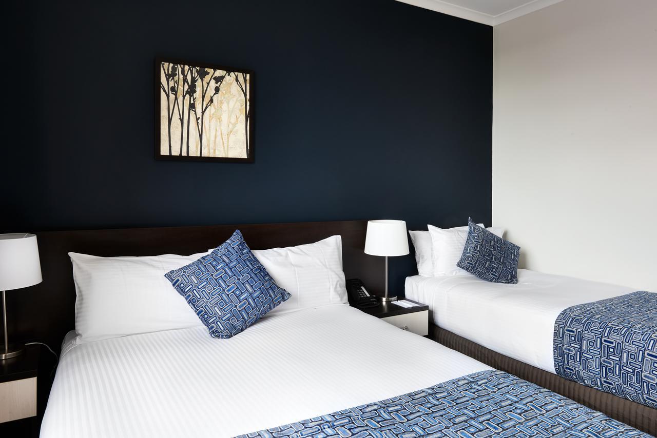 175 Hotel Westmead Сидней Экстерьер фото