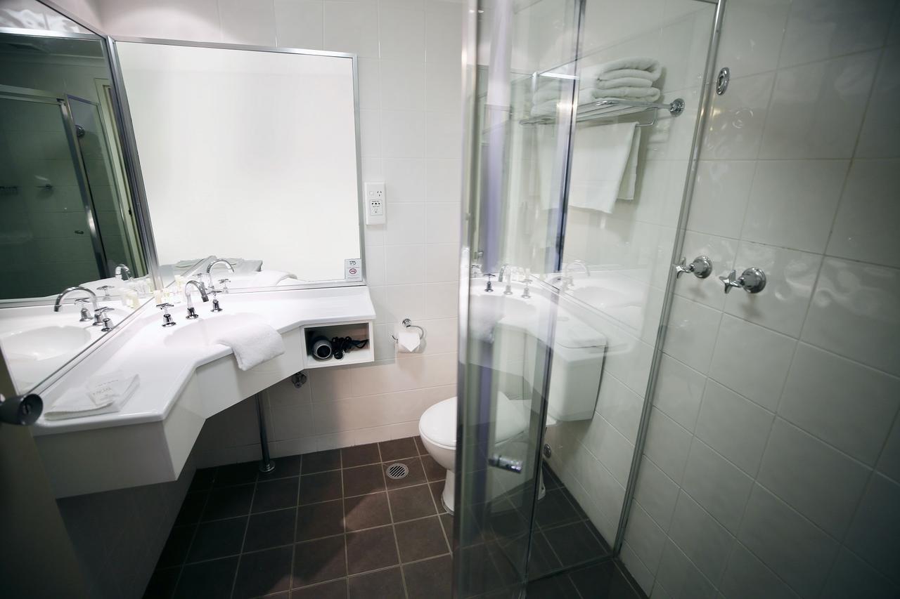 175 Hotel Westmead Сидней Экстерьер фото