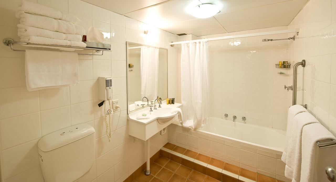 175 Hotel Westmead Сидней Экстерьер фото